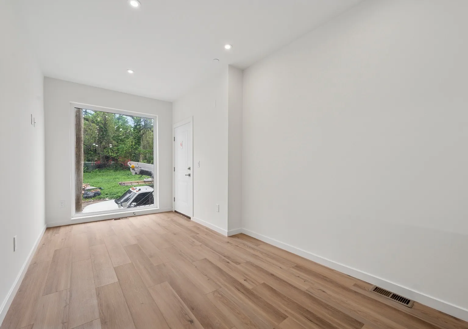 2209 N Franklin St - 1 — Photo 3