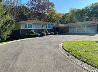 38 Southview Ter, Middletown, NJ 07748