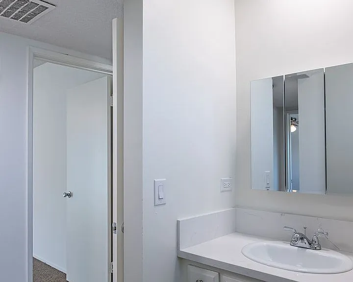 840 Fischer St — Photo 18