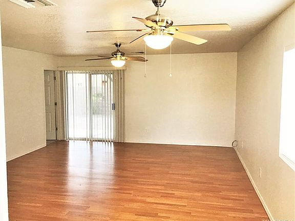 5th image of 2549 Country Club Ln