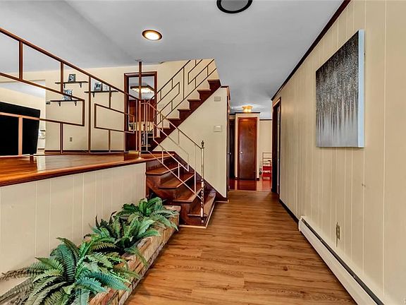 2nd image of 77 Wickham Dr