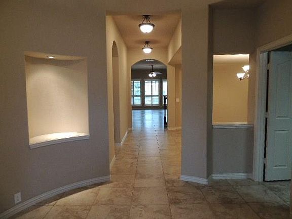 5th image of 1111 Killian Dr