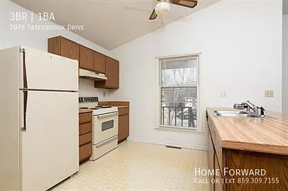1076 Tatesbrook Dr — Photo 9