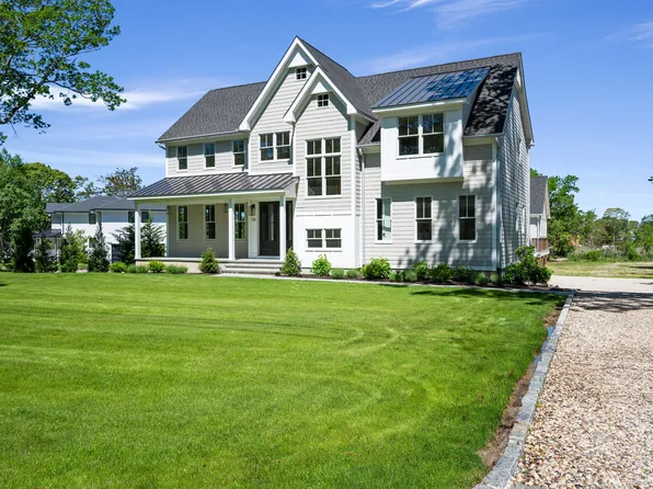 16 Lovers Ln, Riverhead, NY 11901