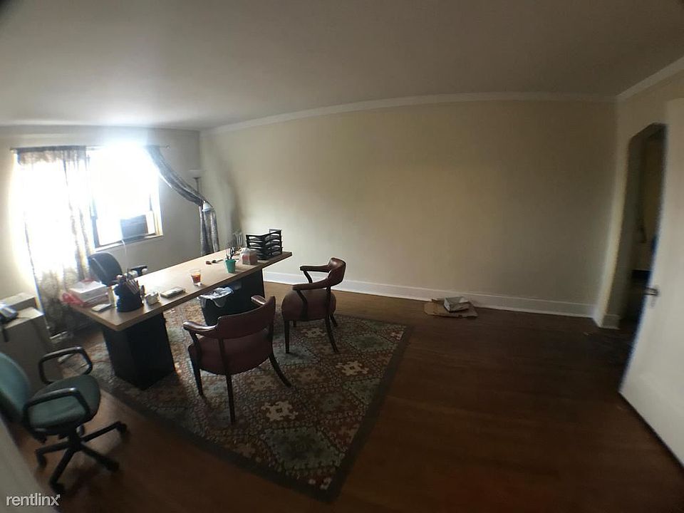 2nd image of 3100 Brownsville Rd APT 9