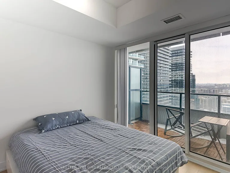 20 Shore Breeze Dr #3504 — Photo 4