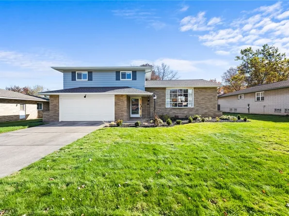 5885 Mural Dr, Seven Hills, OH 44131