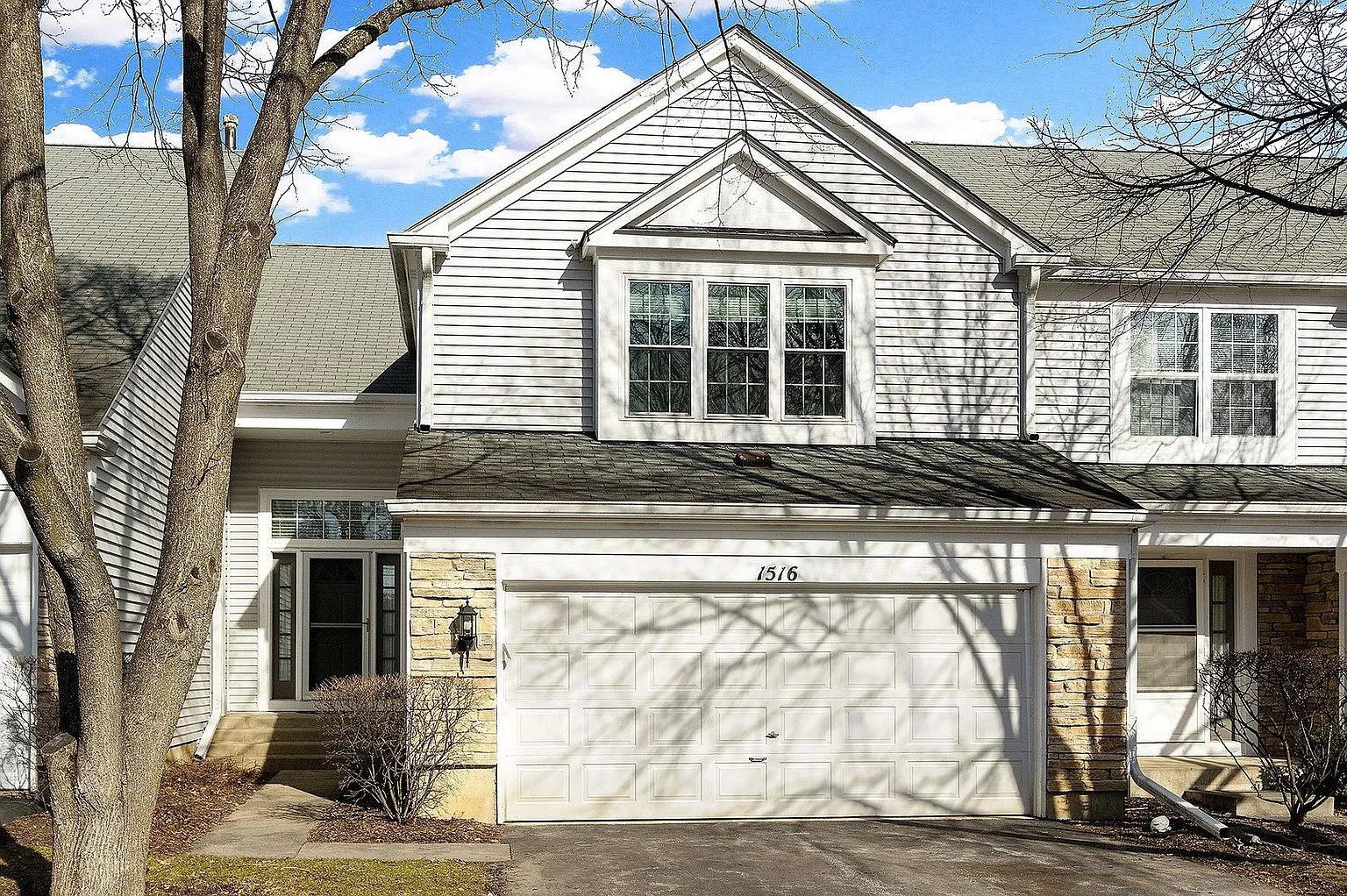 1516 Diamond Dr photo 1