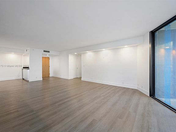 5th image of 1000 Quayside Ter APT 1801