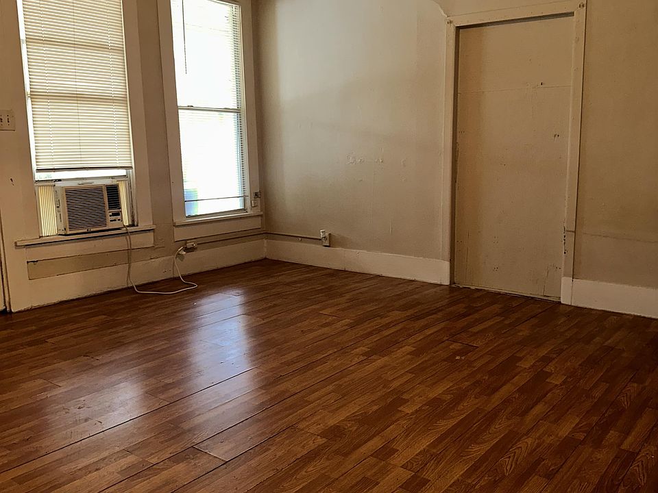 1st image of 330 Barrett Pl #2
