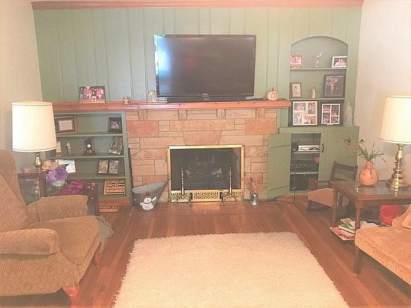 3rd image of 277 Monterey Ave