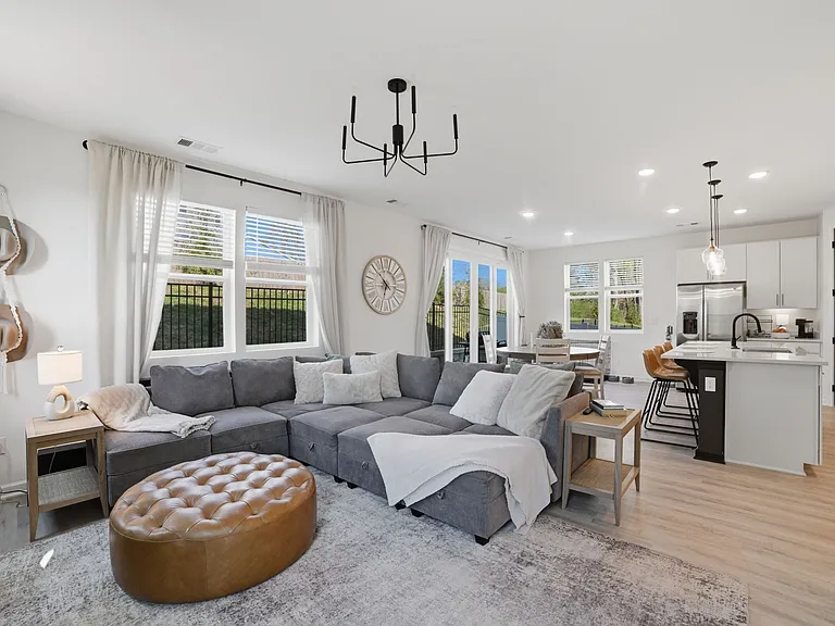 121 Timber Crest Trl — Photo 4