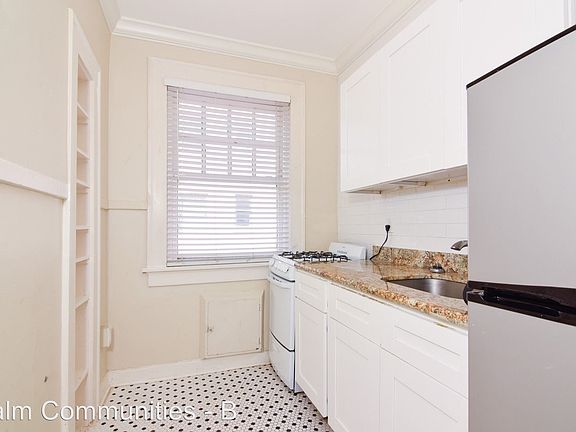 4th image of 615 W Horatio St APT 04