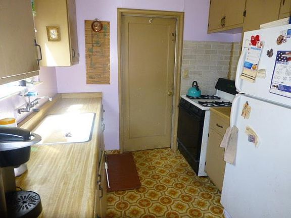 5th image of 22870 Corkwood St