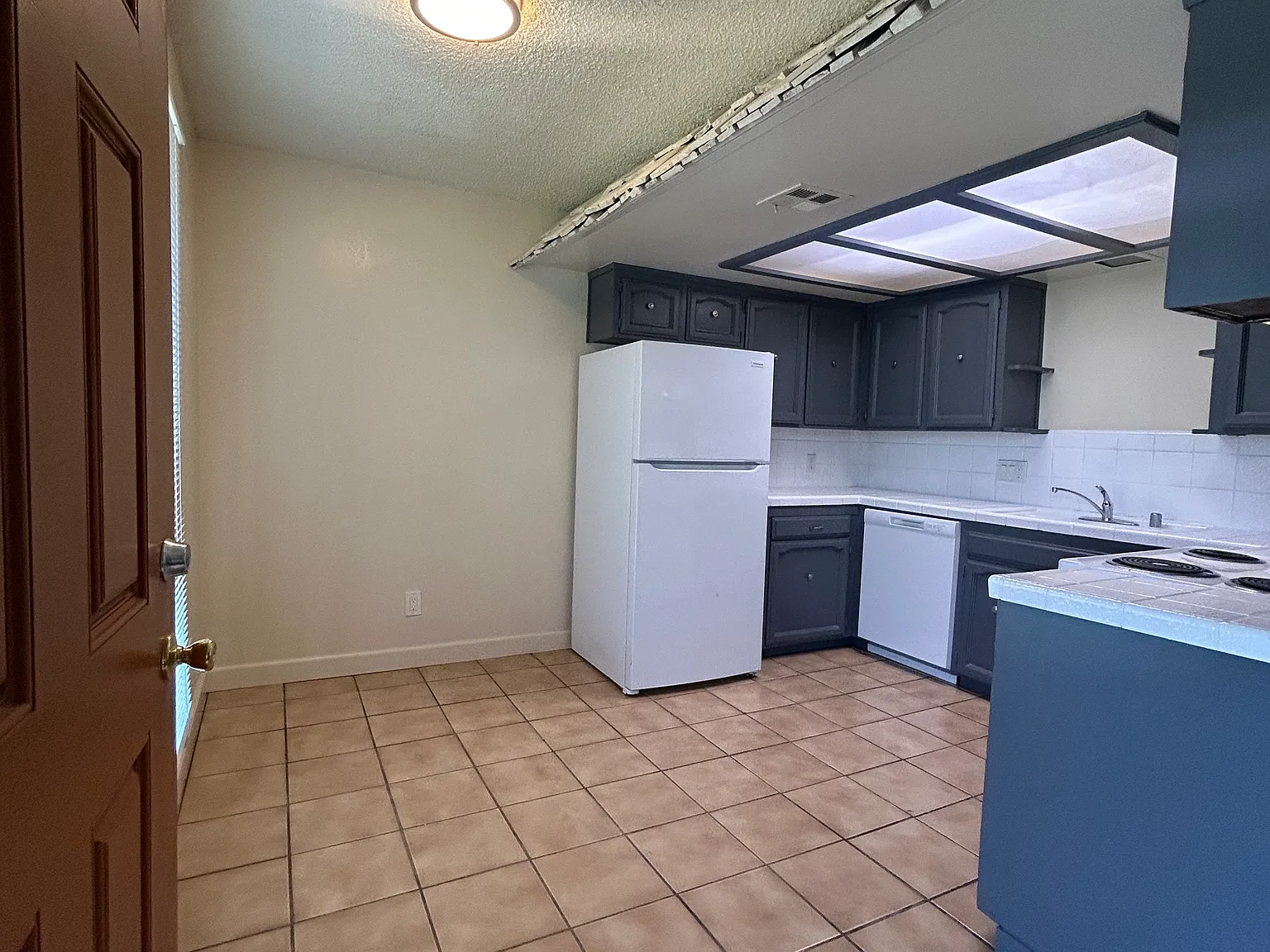 2 bed, 870 sqft, $1,375 — Photo 3