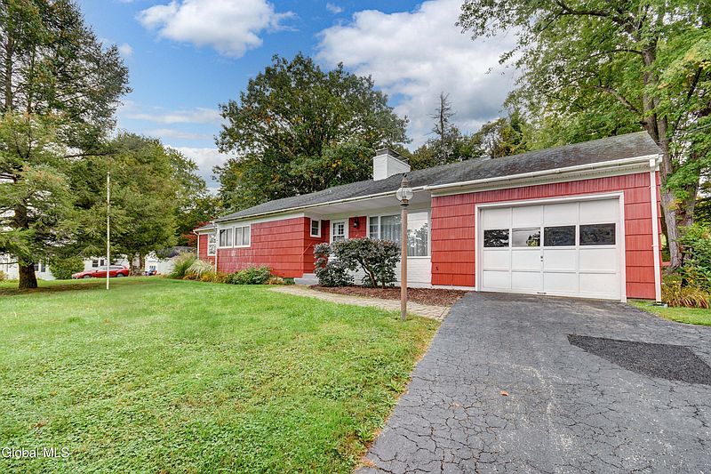 3rd image of 41 Ridge Road