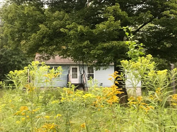 9 Juniper Ln, Sweet Valley, PA 18656