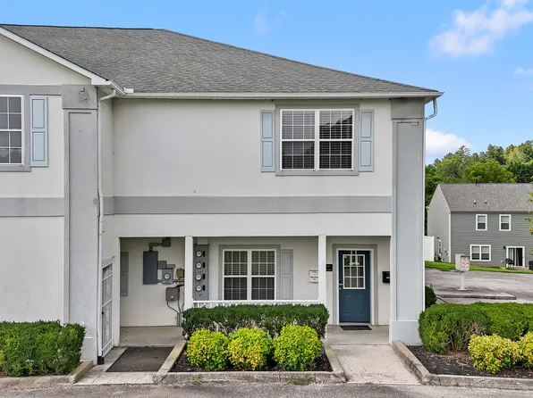 100 Village Way APT D, Kingston, TN 37763