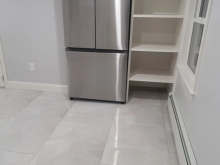 34-36 Waverly St #2 — Photo 3