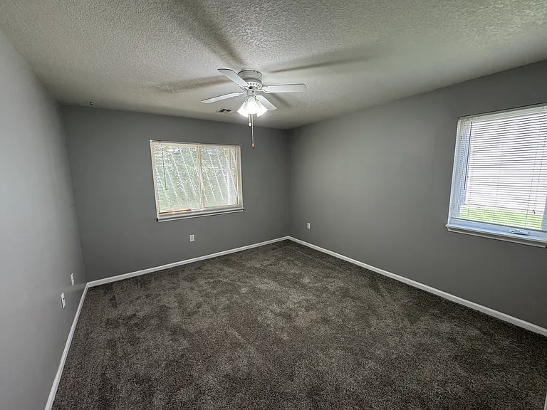1125 Newfoundland Dr — Photo 9