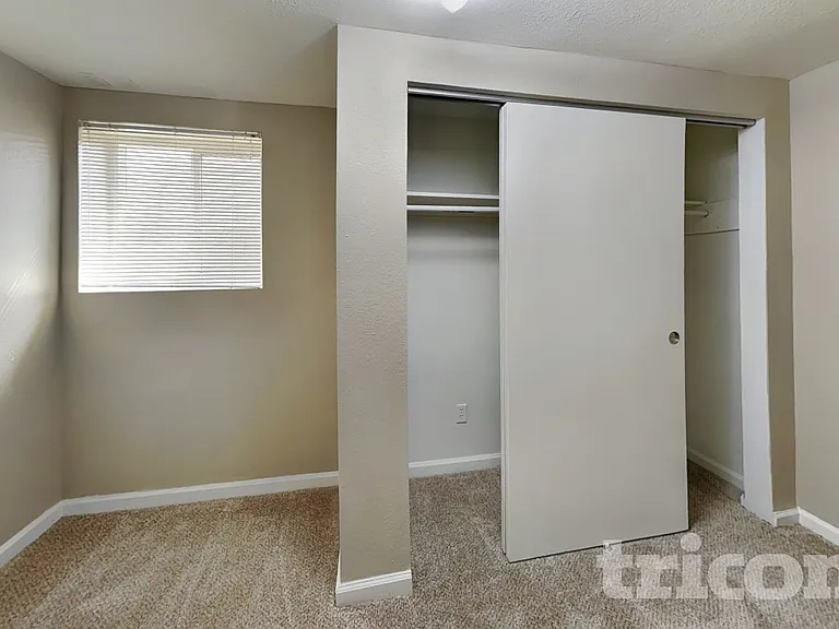 19545 E Iowa Cir — Photo 6