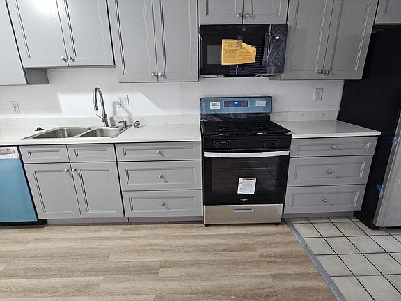 5th image of 430 Alcazar St NE