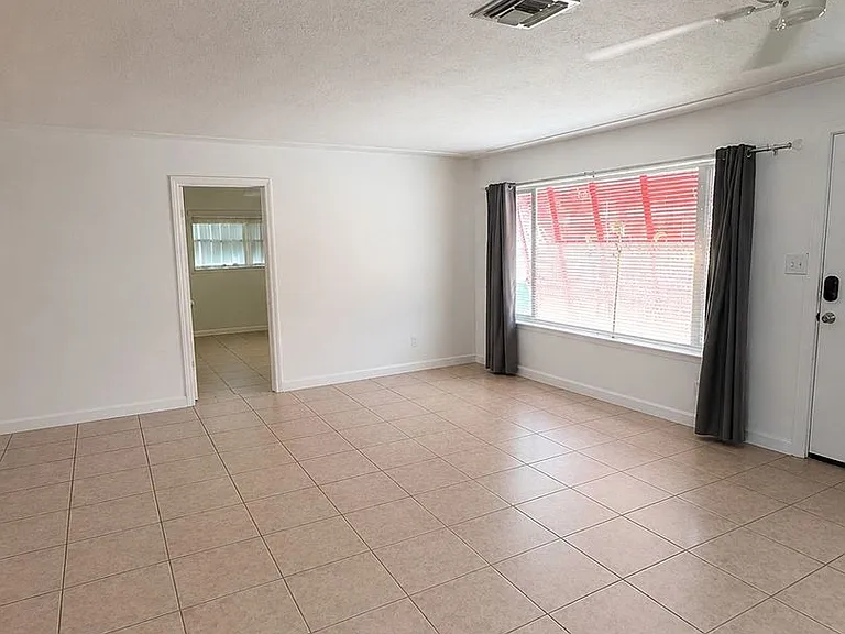349 W Exeter St — Photo 3