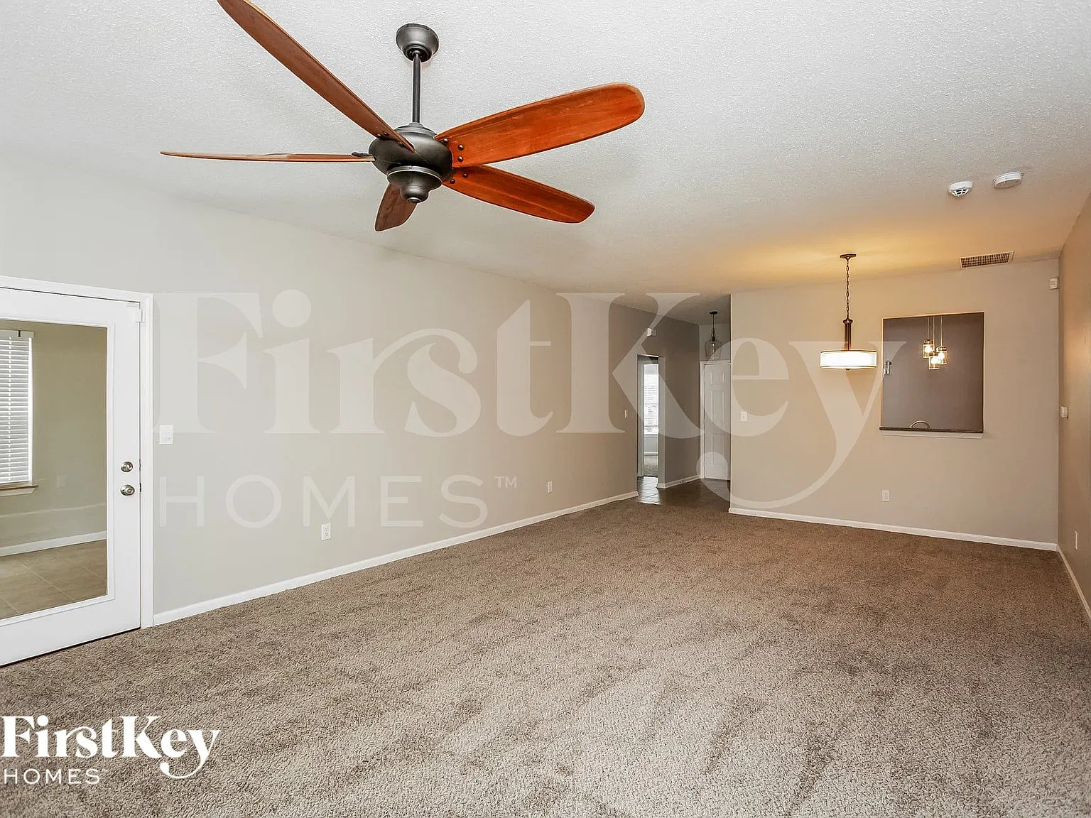 3 bed, 2.0 bath, 1484 sqft, $2,200 — Photo 4