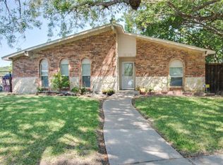 1826 W Sandra Ln, Grand Prairie, TX 75052