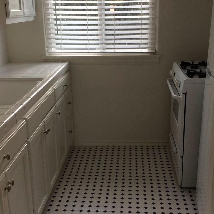 2nd image of 2316 28th St #2334