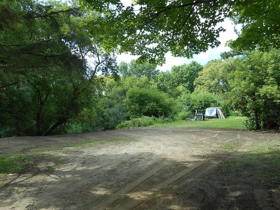 2nd image of 5136 Willow Ln