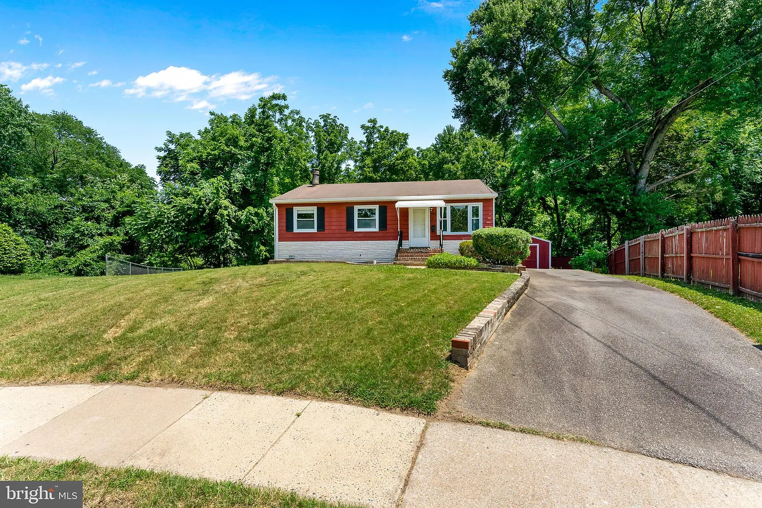 1400 Colchester Rd photo 1