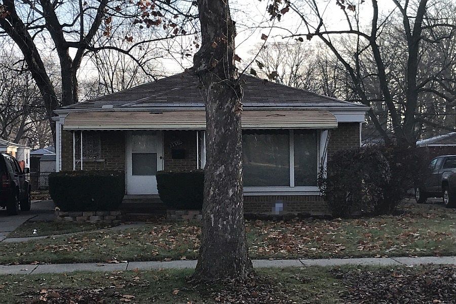 1st image of 21360 Parklawn St
