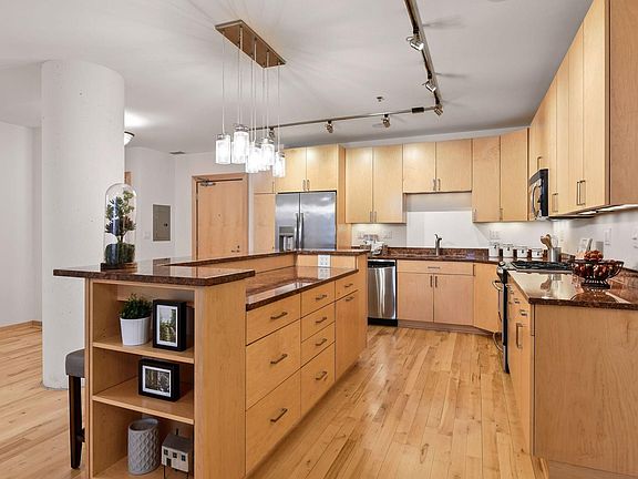 5th image of 215 10th Ave S Unit 421