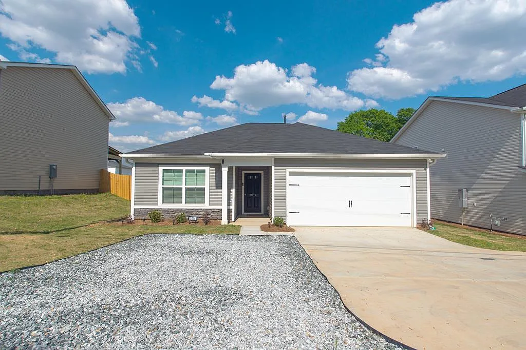 3 bed, 2.0 bath, 1400 sqft, $2,850 — Photo 2