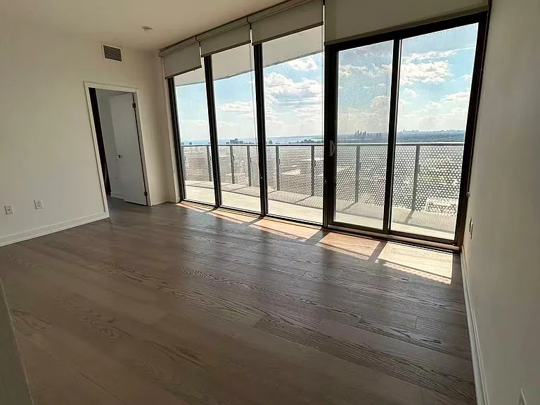 11 Wellesley St W #4005 — Photo 3