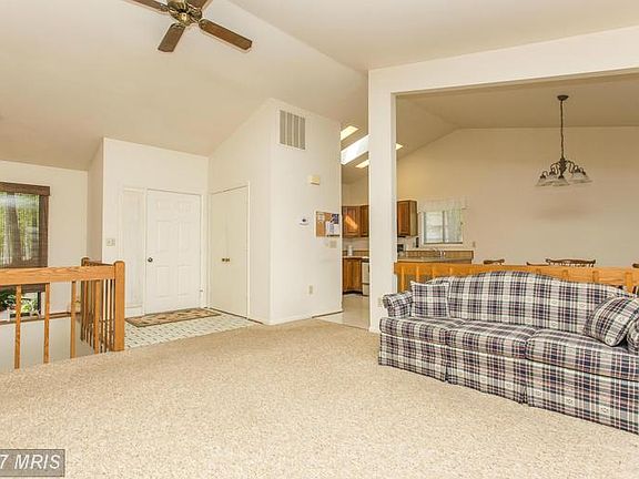 4th image of 215 Harpers Ferry Dr