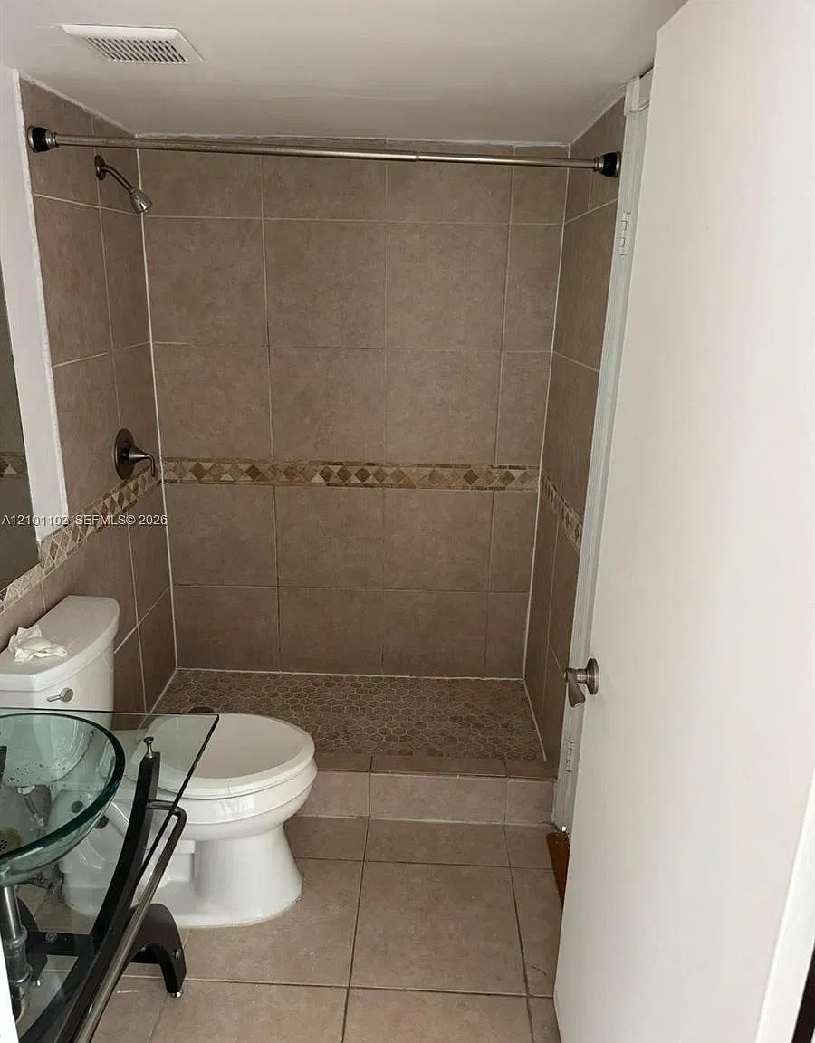 11790 SW 18th St — Photo 4