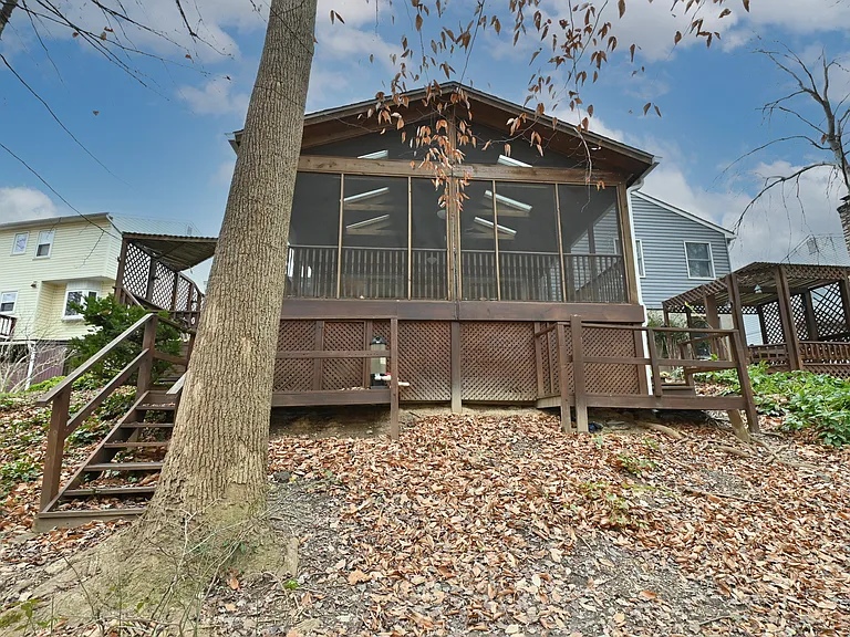 7775 Newington Woods Dr — Photo 20