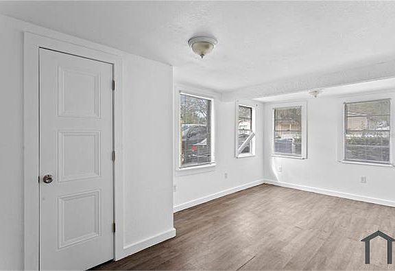 4th image of 4103 N Howard Ave APT B