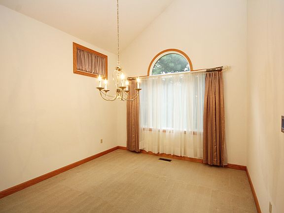 5th image of 5334 Four Seasons Dr