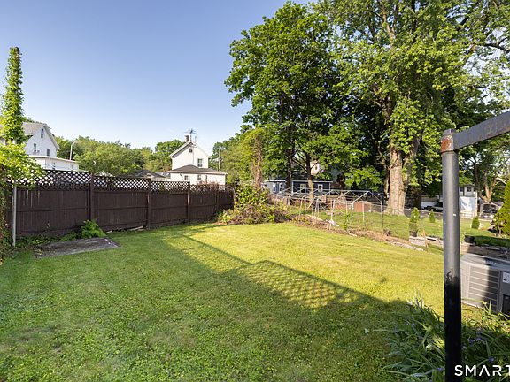 3rd image of 106 Laval Street