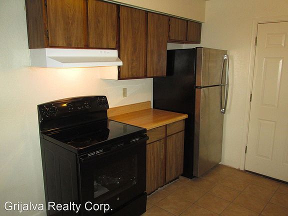 4th image of 2839 N Flanwill Blvd