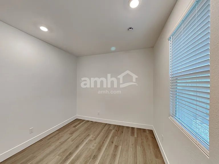 4594 Camden Bridge St — Photo 14
