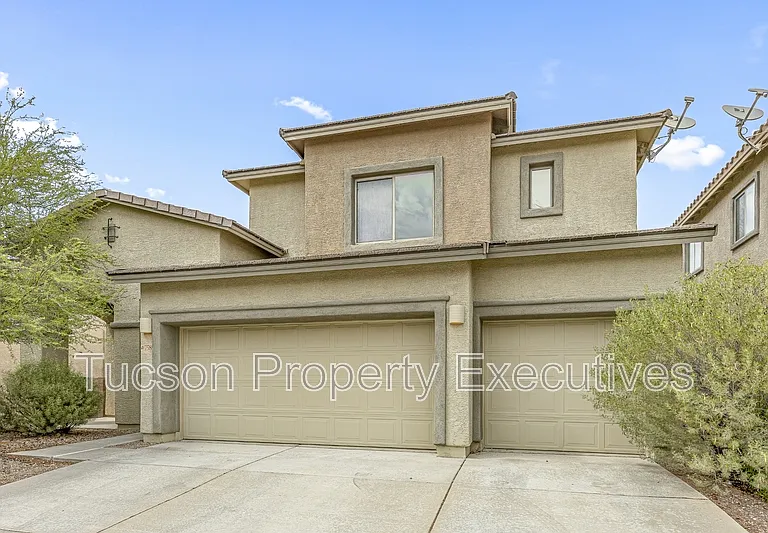 7585 E Picket Fence Ln — Photo 1