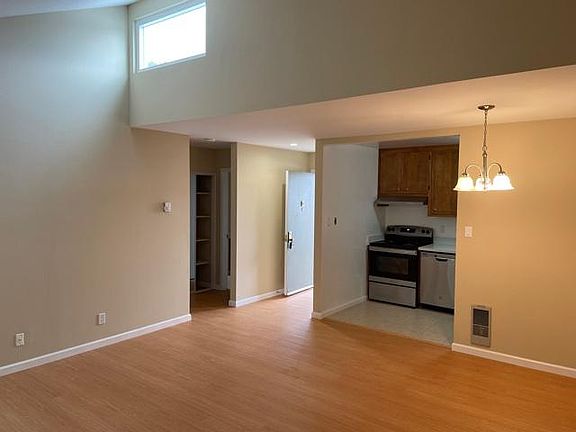 3rd image of 2015 Parrott Dr APT 6