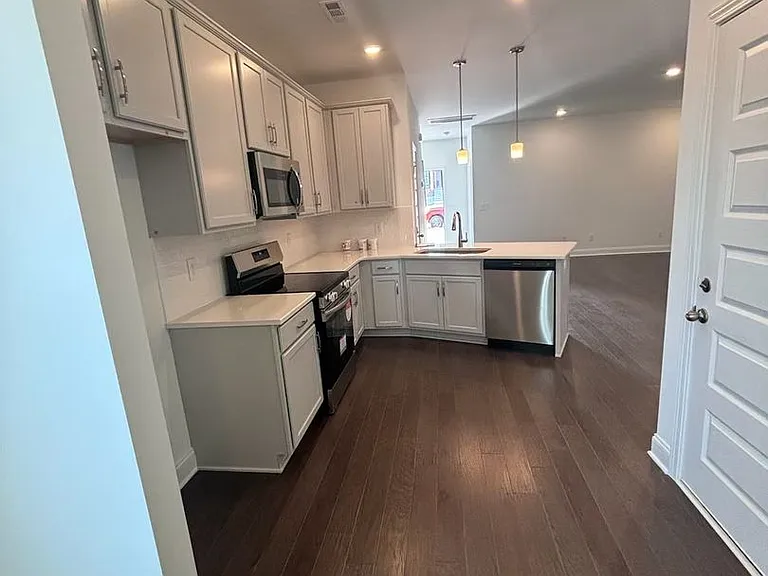 977 Nance Ln — Photo 18