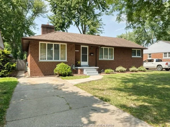 3277 Dominion Blvd, Windsor, ON N9E 2N6