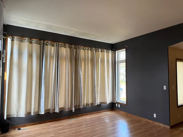 3 Bedrooms 3 bathroom House With Mother-In-Law Suite — Photo 4