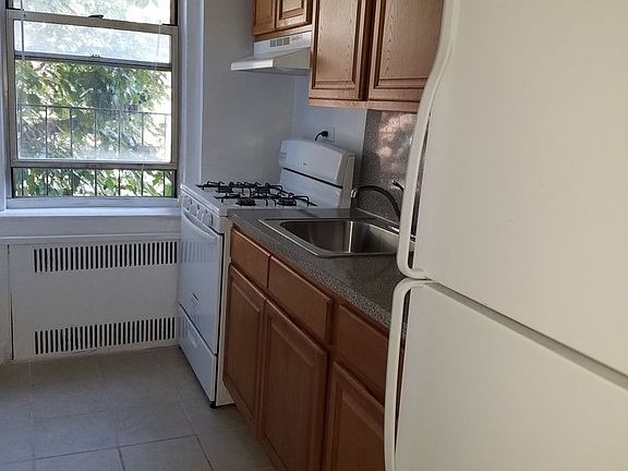 2nd image of 4115 45th St APT 4C